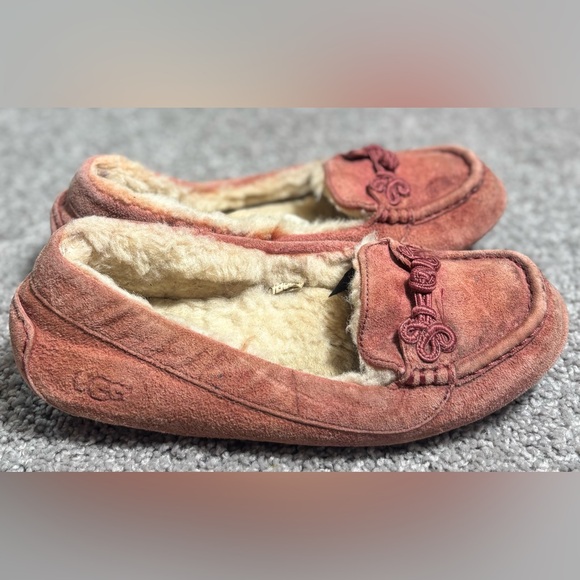 UGG Australia Suki Moccasin Slippers Womens 8 Pink Suede Sheepskin - Picture 4 of 6